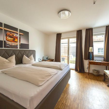 Hotel Freischuetz ลันด์สฮูท ภายนอก รูปภาพ