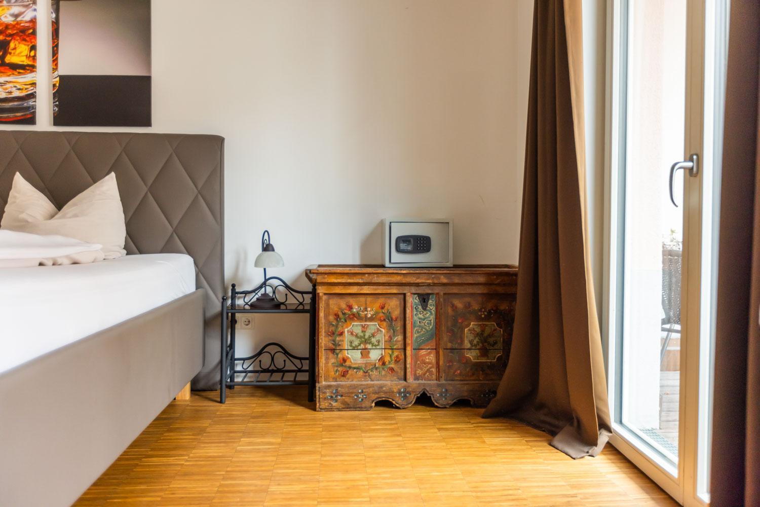 Hotel Freischuetz ลันด์สฮูท ภายนอก รูปภาพ