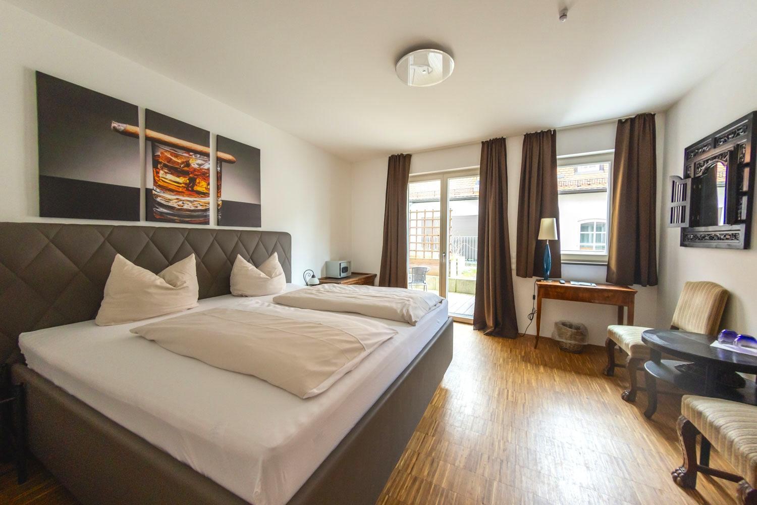 Hotel Freischuetz ลันด์สฮูท ภายนอก รูปภาพ