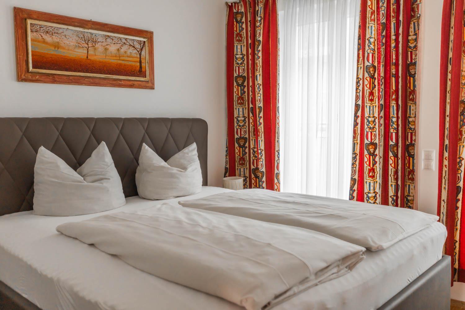 Hotel Freischuetz ลันด์สฮูท ภายนอก รูปภาพ