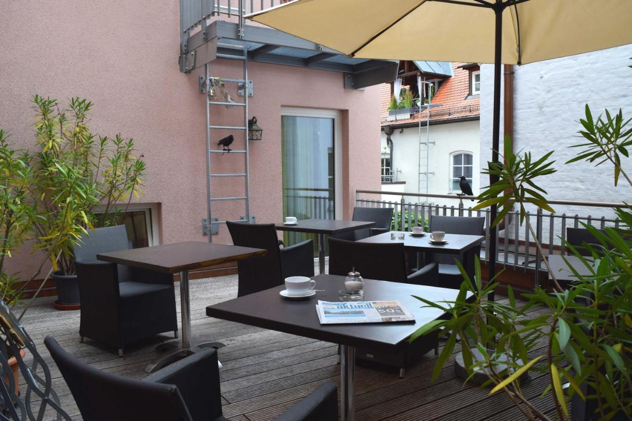 Hotel Freischuetz ลันด์สฮูท ภายนอก รูปภาพ